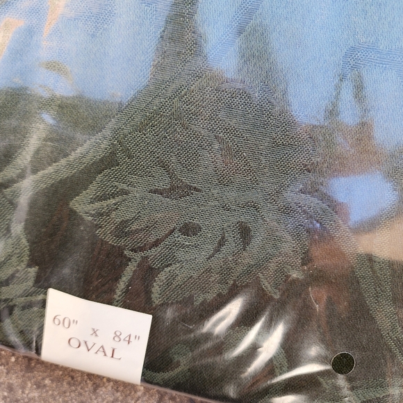 Autumnal Scroll dark green tablecloth 60 x 84 OVAL NWT - Picture 6 of 7